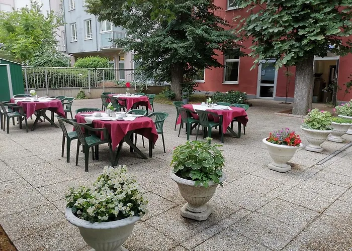 Garten- Und Kunsthotel Gabriel מלון 3*