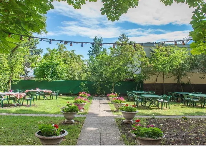 Garten- Und Kunsthotel Gabriel מלון 3*