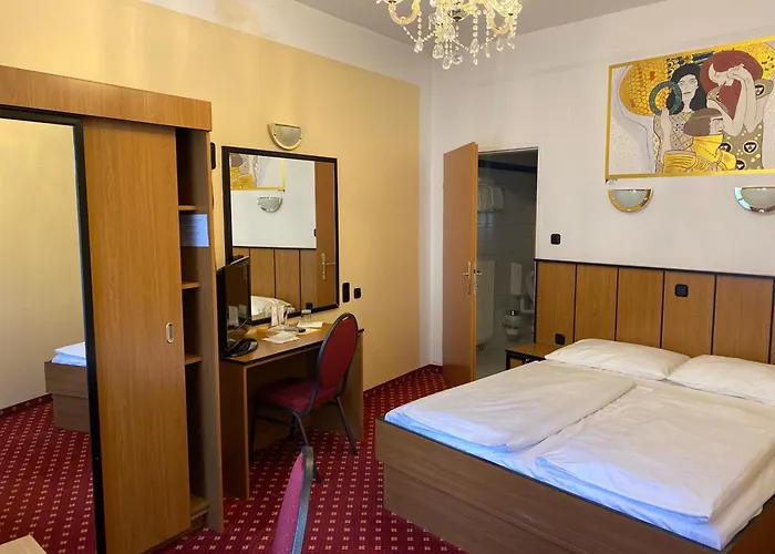 מלון Garten- Und Kunsthotel Gabriel 3*