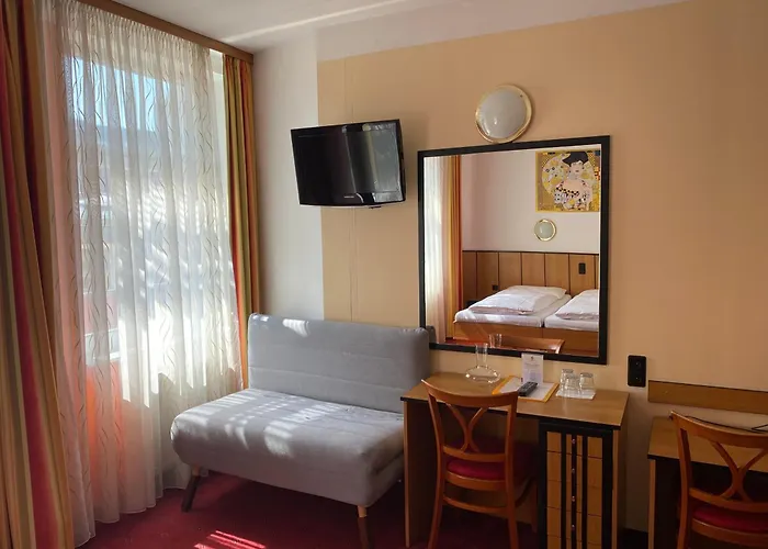 Garten- Und Kunsthotel Gabriel וינה