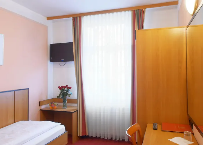 Garten- Und Kunsthotel Gabriel מלון 3*