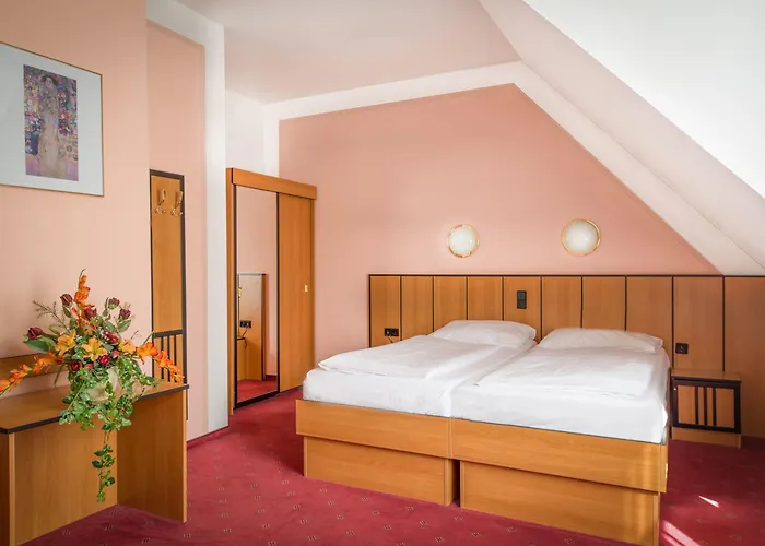 Garten- Und Kunsthotel Gabriel מלון 3*