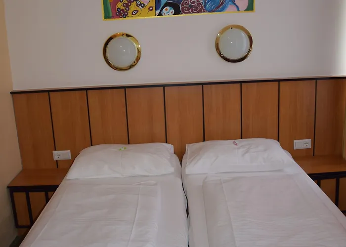 Garten- Und Kunsthotel Gabriel 3* וינה