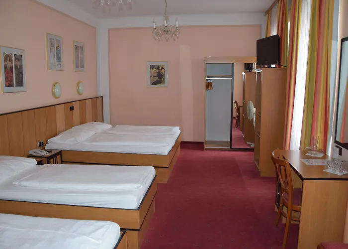 Garten- Und Kunsthotel Gabriel 3* וינה