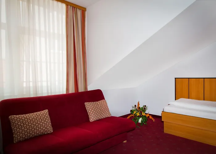 Garten- Und Kunsthotel Gabriel 3* וינה