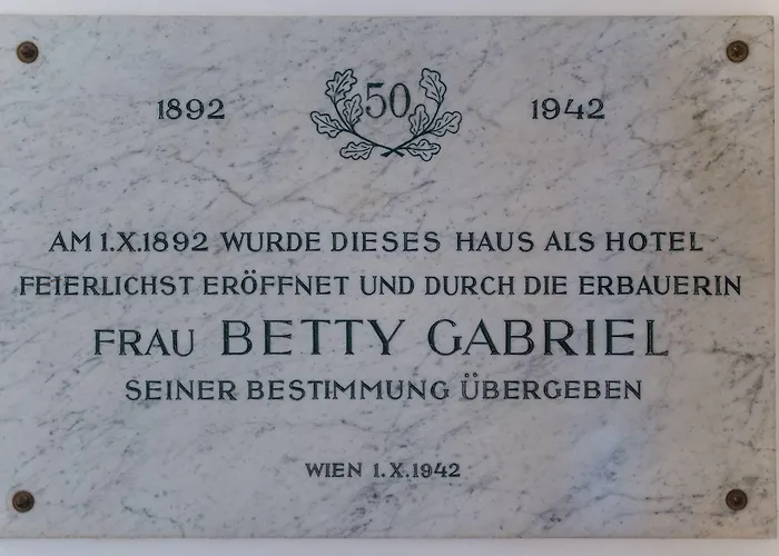 מלון Garten- Und Kunsthotel Gabriel 3*