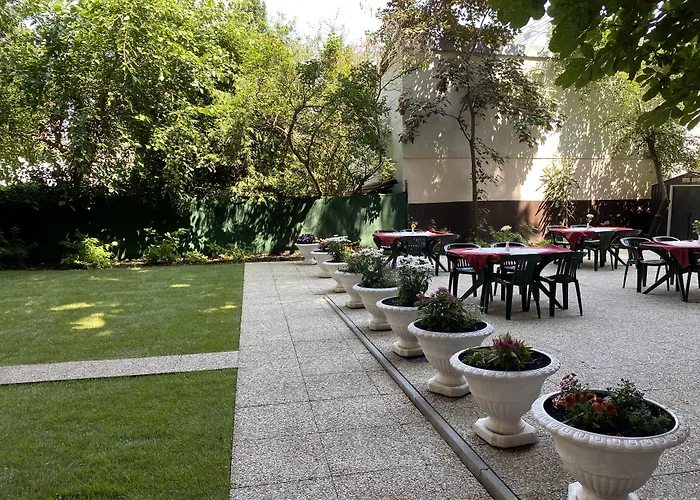 Garten- Und Kunsthotel Gabriel וינה