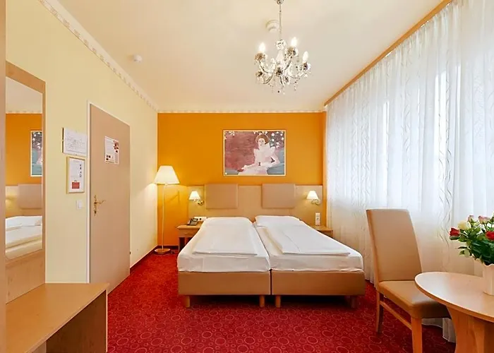 מלון Garten- Und Kunsthotel Gabriel 3*