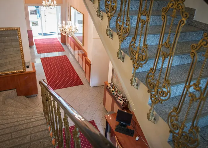 Garten- Und Kunsthotel Gabriel 3* וינה